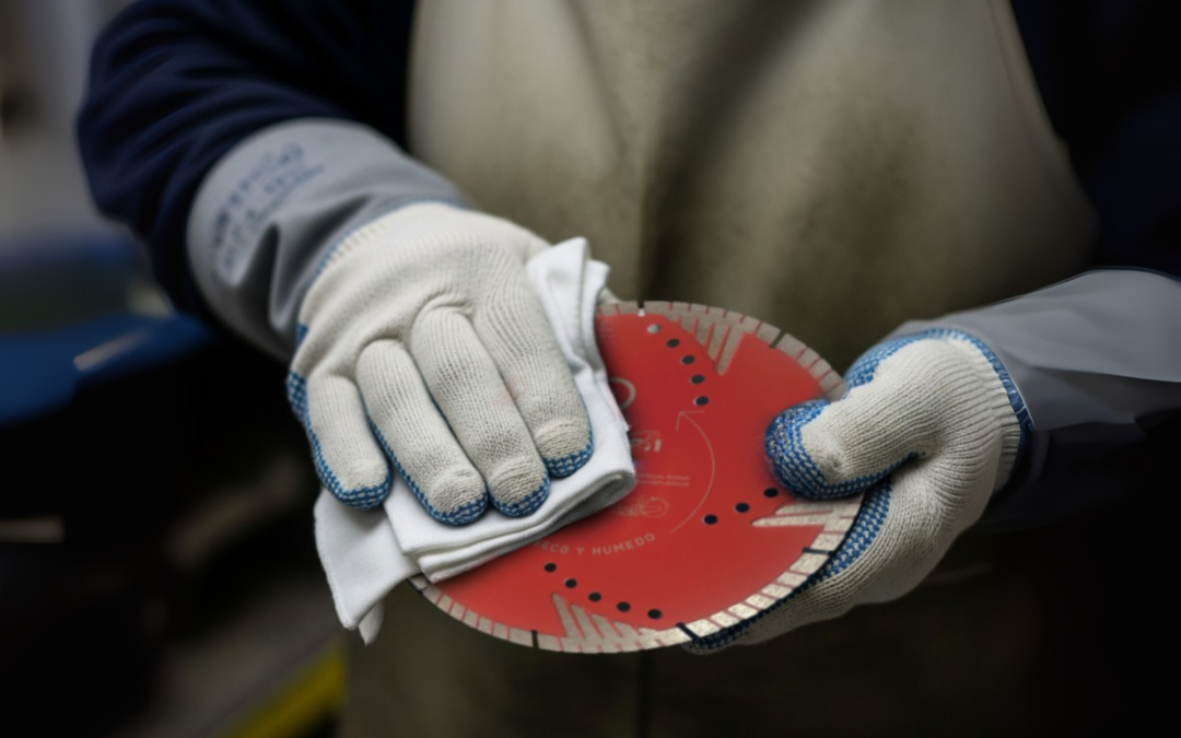 ¿Tu disco diamantado está obstruido? Aprende a limpiarlo sin dañarlo.